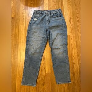 American Eagle Outfitters Curvy Mom Light Blue Jeans